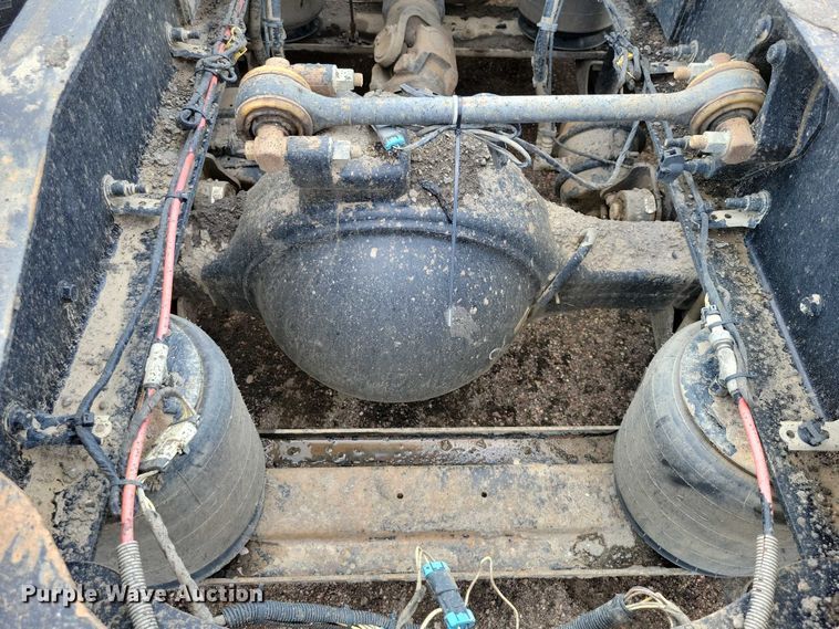 image for item DX7187 2013 Mack Pinnacle 600 semi truck