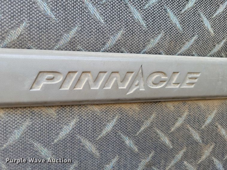 image for item DX7187 2013 Mack Pinnacle 600 semi truck