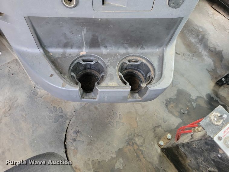 image for item DX7187 2013 Mack Pinnacle 600 semi truck