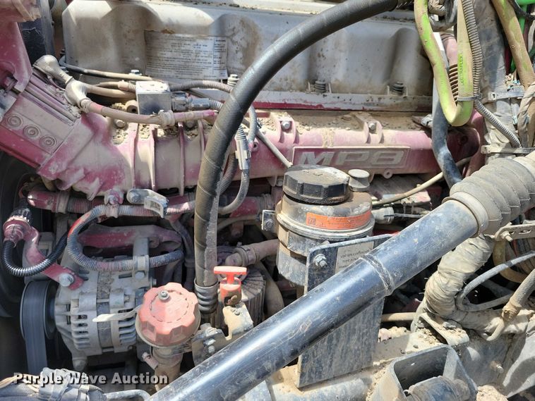 image for item DX7187 2013 Mack Pinnacle 600 semi truck