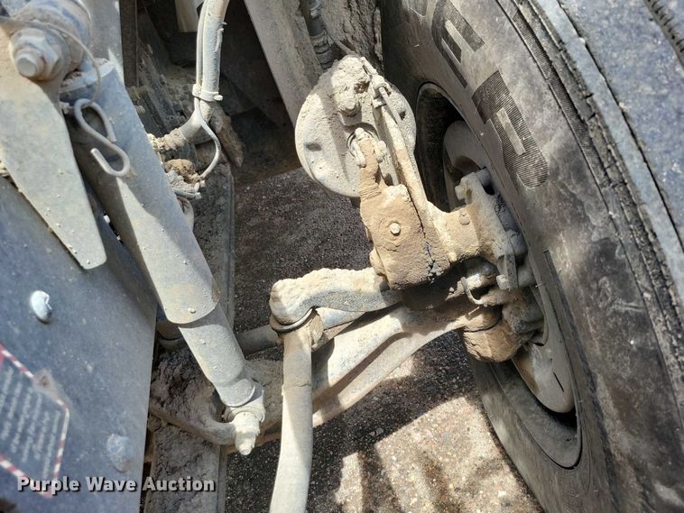 image for item DX7187 2013 Mack Pinnacle 600 semi truck