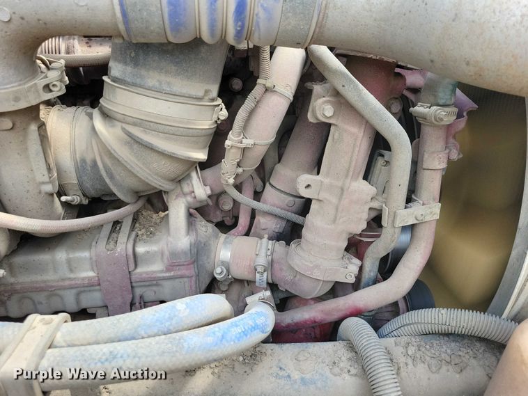 image for item DX7187 2013 Mack Pinnacle 600 semi truck