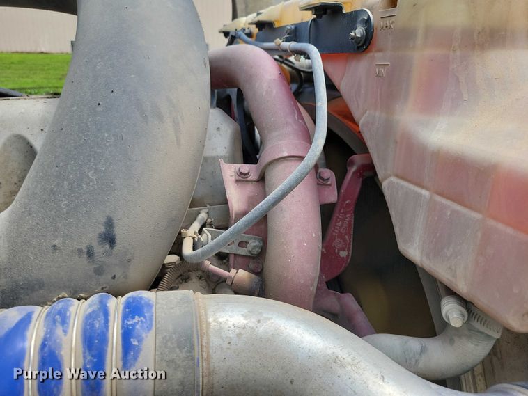 image for item DX7187 2013 Mack Pinnacle 600 semi truck