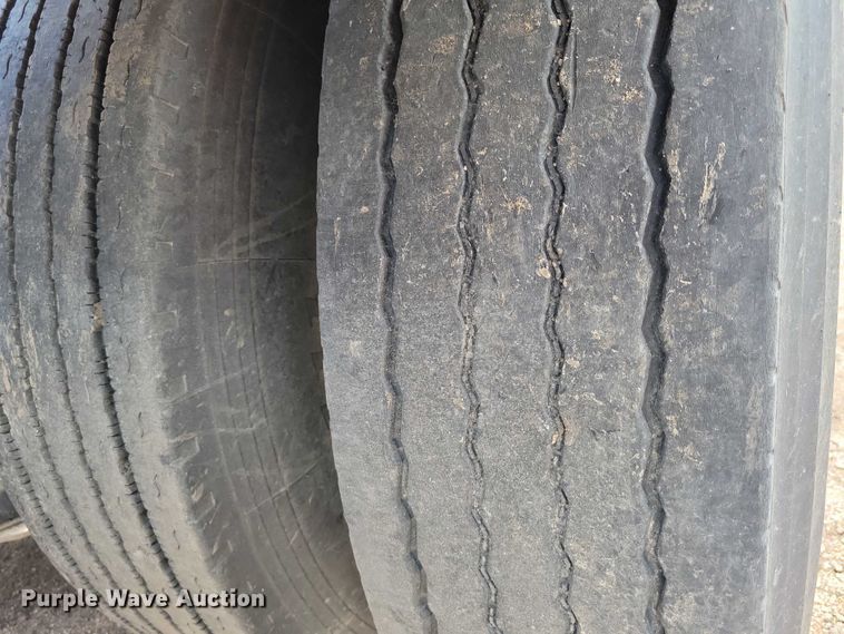 image for item DX7187 2013 Mack Pinnacle 600 semi truck