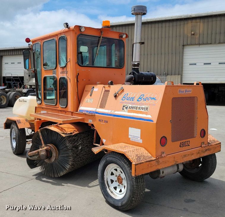 image for item DX7189 2010 Broce Broom RCT350 broom