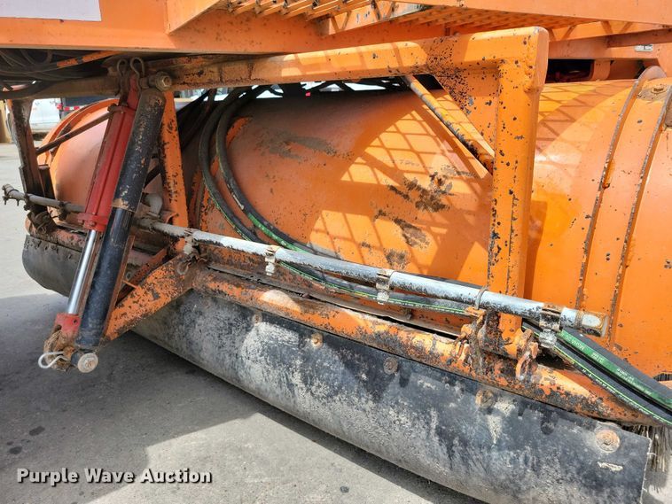 image for item DX7189 2010 Broce Broom RCT350 broom