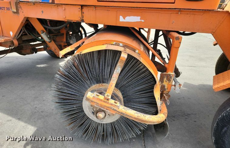 image for item DX7189 2010 Broce Broom RCT350 broom