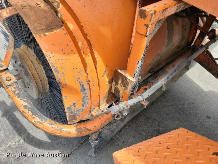 image for item DX7189 2010 Broce Broom RCT350 broom