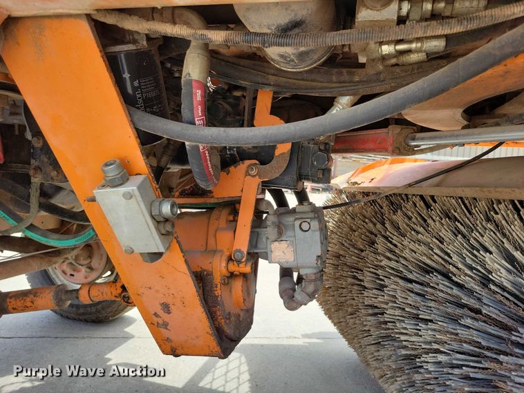 image for item DX7189 2010 Broce Broom RCT350 broom