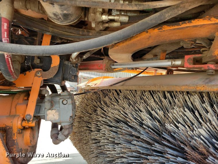 image for item DX7189 2010 Broce Broom RCT350 broom