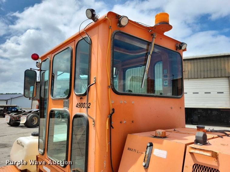 image for item DX7189 2010 Broce Broom RCT350 broom