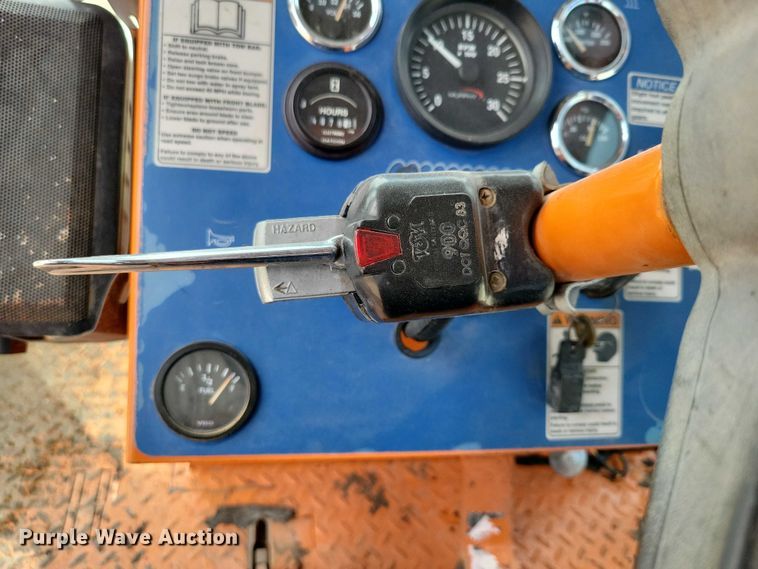 image for item DX7189 2010 Broce Broom RCT350 broom