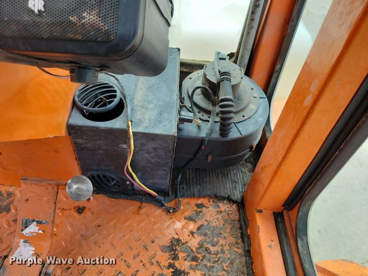 image for item DX7189 2010 Broce Broom RCT350 broom