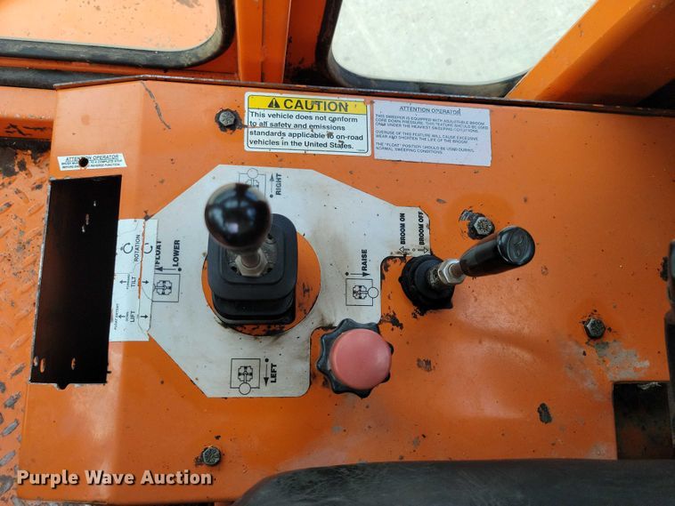 image for item DX7189 2010 Broce Broom RCT350 broom