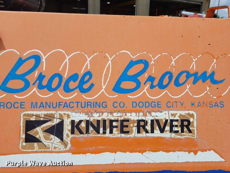 image for item DX7189 2010 Broce Broom RCT350 broom