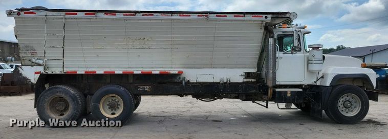 image for item DX7191 1999 Mack RD690S live-bottom truck