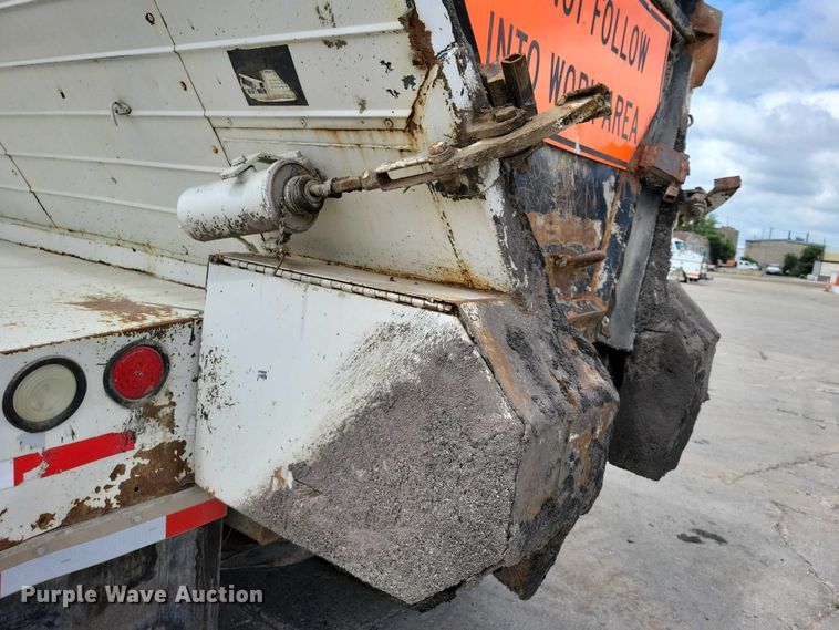 image for item DX7191 1999 Mack RD690S live-bottom truck