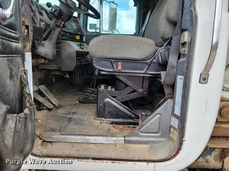 image for item DX7191 1999 Mack RD690S live-bottom truck