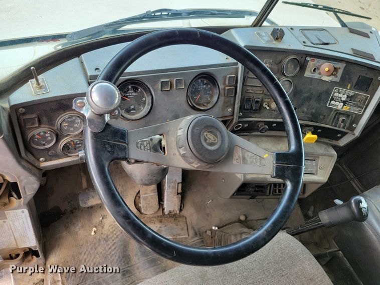 image for item DX7191 1999 Mack RD690S live-bottom truck