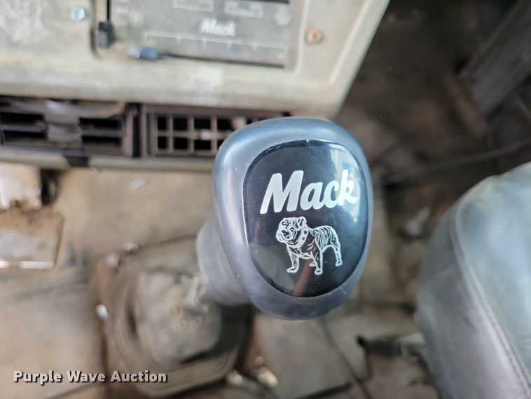 image for item DX7191 1999 Mack RD690S live-bottom truck