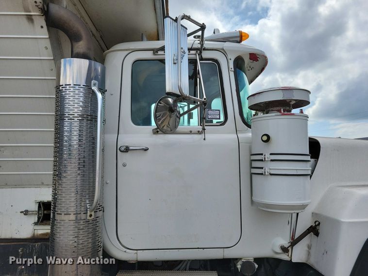 image for item DX7191 1999 Mack RD690S live-bottom truck