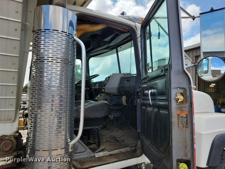 image for item DX7191 1999 Mack RD690S live-bottom truck