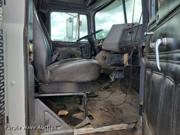 image for item DX7191 1999 Mack RD690S live-bottom truck