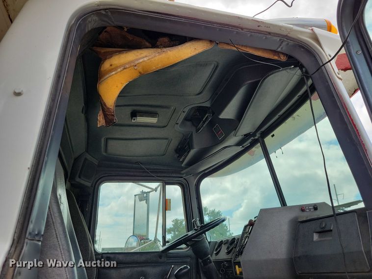 image for item DX7191 1999 Mack RD690S live-bottom truck