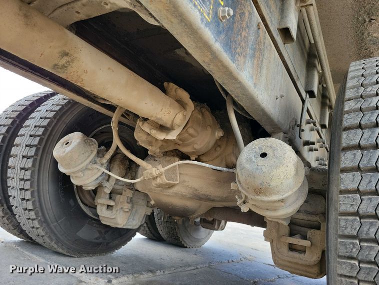 image for item DX7191 1999 Mack RD690S live-bottom truck