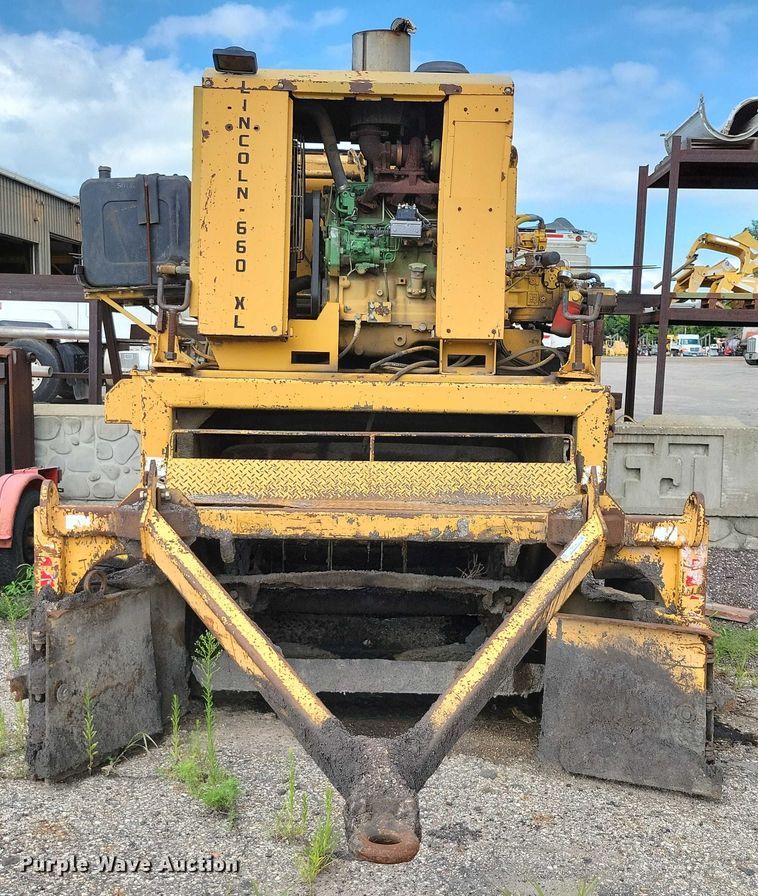 image for item DX7193 2004 Lincoln 660XL windrow elevator