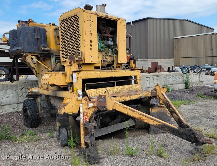 image for item DX7193 2004 Lincoln 660XL windrow elevator