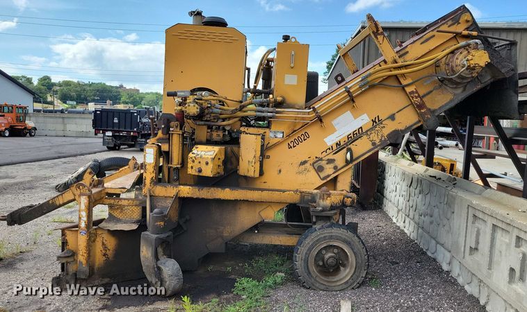 image for item DX7193 2004 Lincoln 660XL windrow elevator