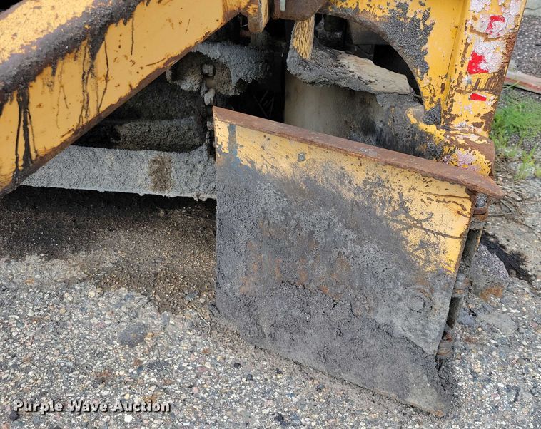 image for item DX7193 2004 Lincoln 660XL windrow elevator