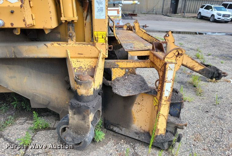 image for item DX7193 2004 Lincoln 660XL windrow elevator