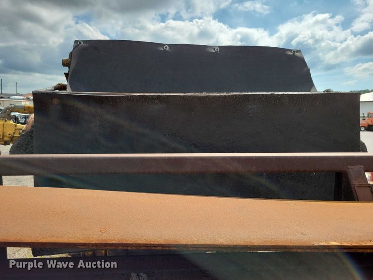 image for item DX7193 2004 Lincoln 660XL windrow elevator