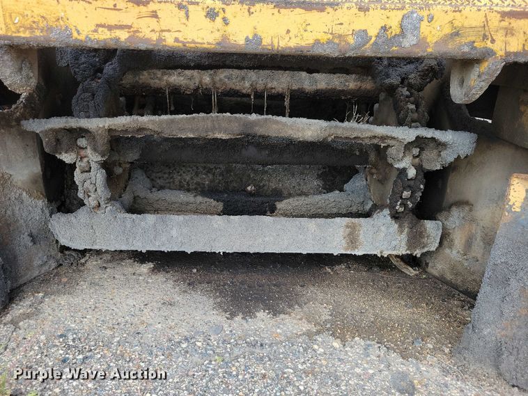 image for item DX7193 2004 Lincoln 660XL windrow elevator