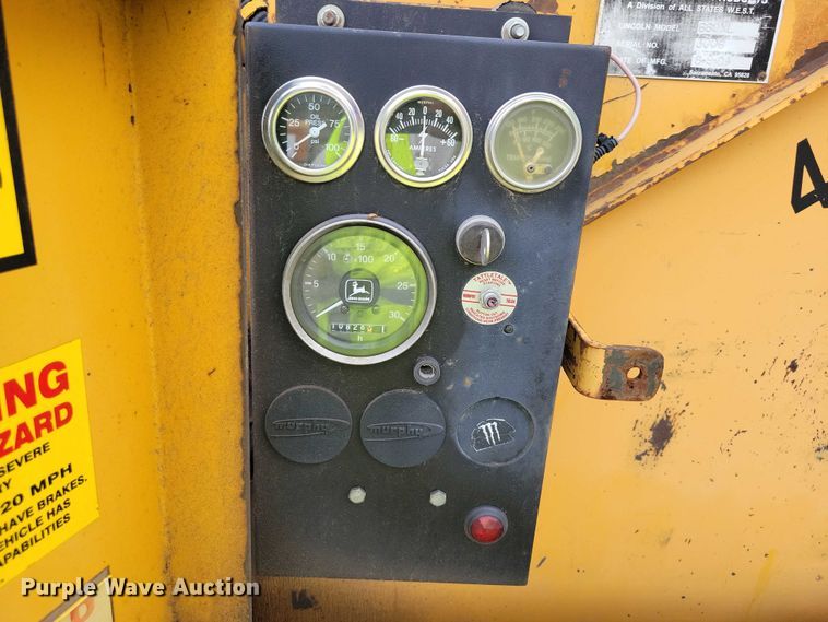 image for item DX7193 2004 Lincoln 660XL windrow elevator