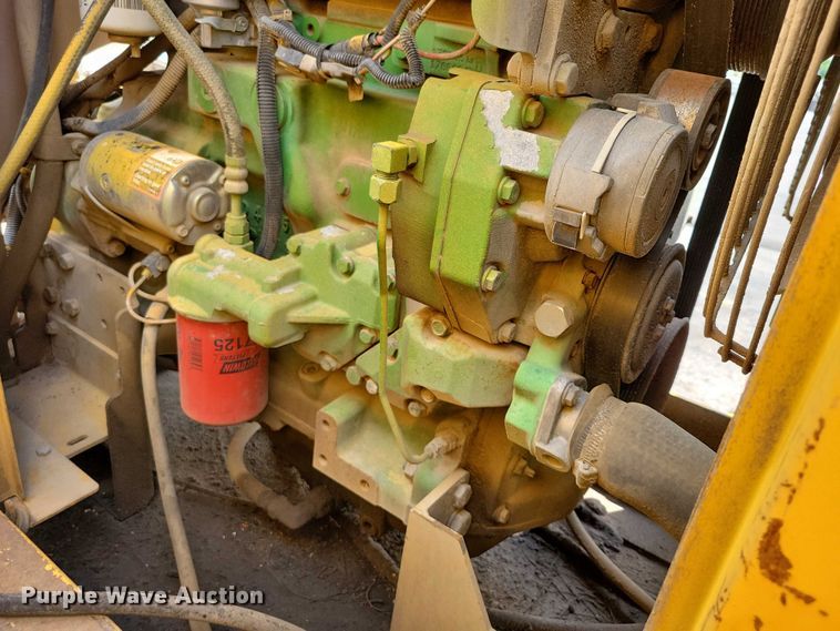 image for item DX7193 2004 Lincoln 660XL windrow elevator