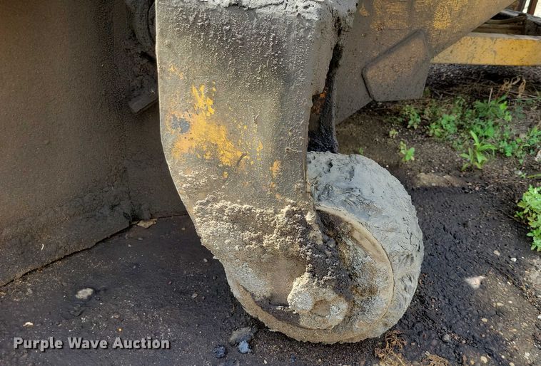 image for item DX7193 2004 Lincoln 660XL windrow elevator