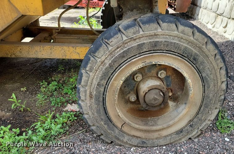 image for item DX7193 2004 Lincoln 660XL windrow elevator