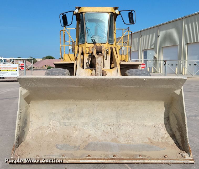 image for item DX7194 1985 Caterpillar 966D wheel loader