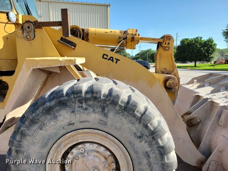 image for item DX7194 1985 Caterpillar 966D wheel loader