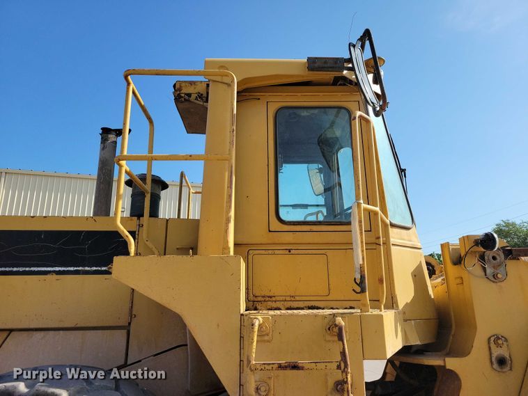 image for item DX7194 1985 Caterpillar 966D wheel loader