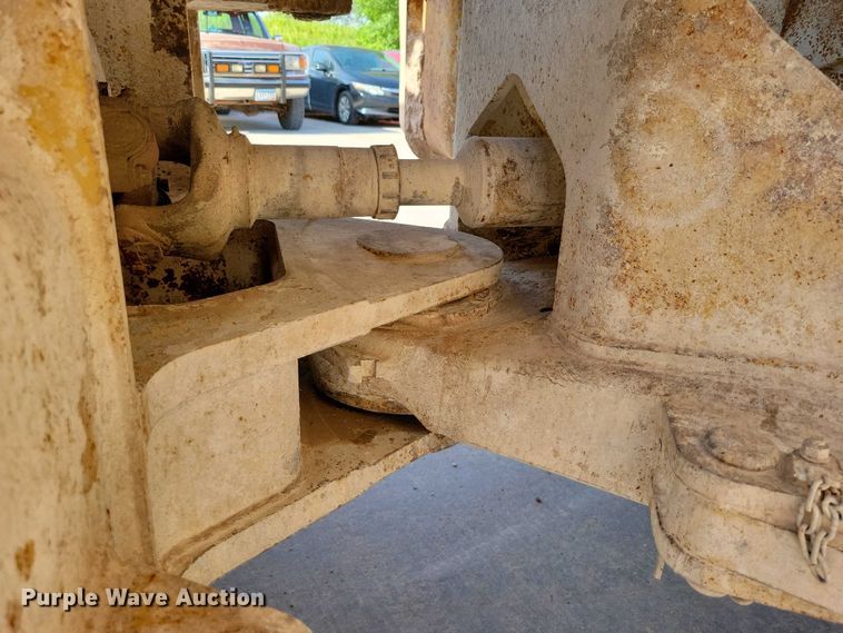 image for item DX7194 1985 Caterpillar 966D wheel loader