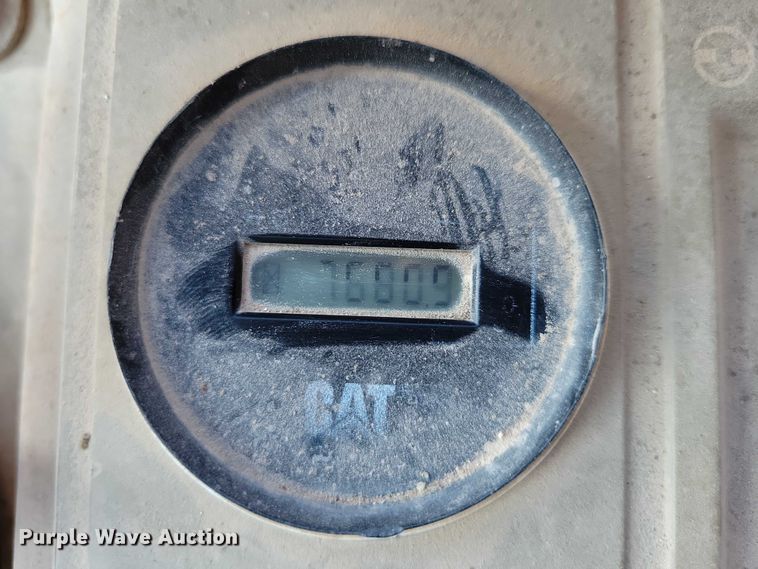 image for item DX7194 1985 Caterpillar 966D wheel loader