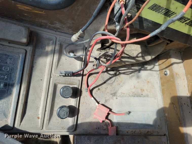 image for item DX7194 1985 Caterpillar 966D wheel loader