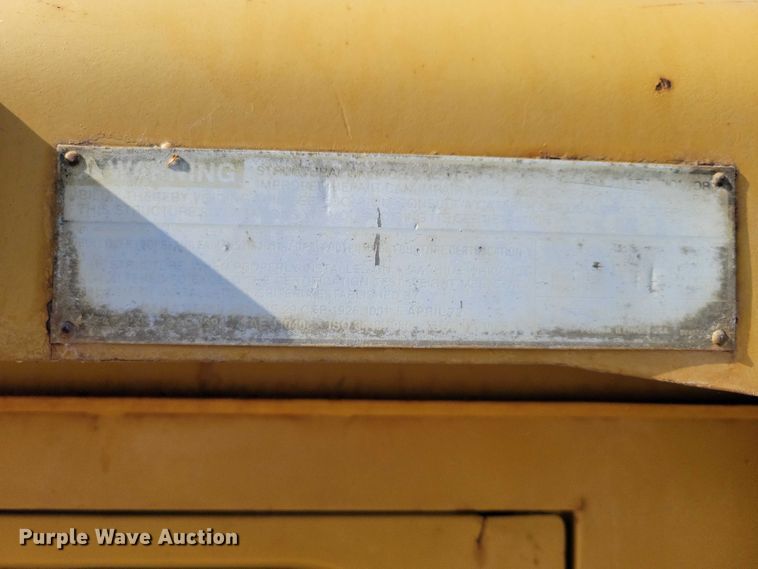 image for item DX7194 1985 Caterpillar 966D wheel loader