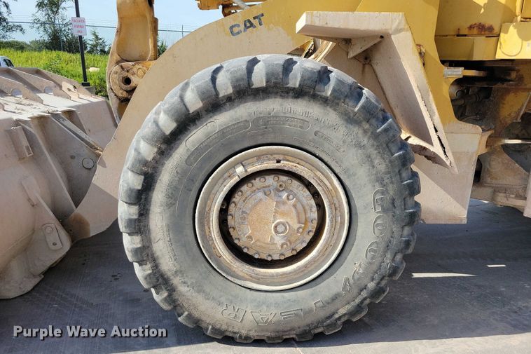 image for item DX7194 1985 Caterpillar 966D wheel loader