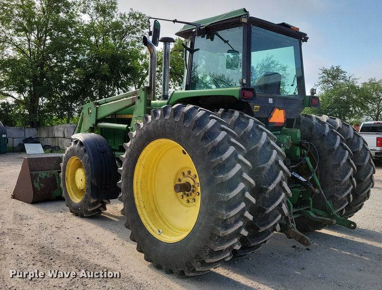 image for item DX7202 1984 John Deere 4650 MFWD tractor