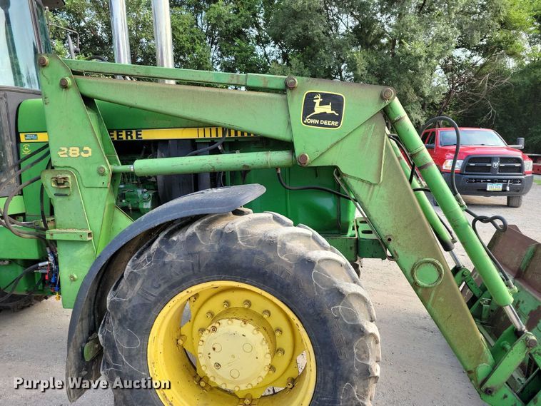 image for item DX7202 1984 John Deere 4650 MFWD tractor